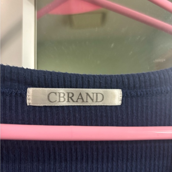 🌻Bundle 5/$10🌻
Cute-ladies size M 🌸
Brand-C-Brand 
93% Rayon 7% spandex - Picture 2 of 3